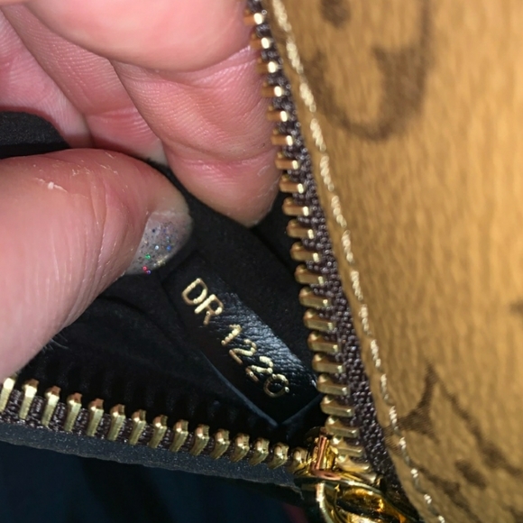 Louis Vuitton Reverse Metis Pochette - Picture 8 of 8